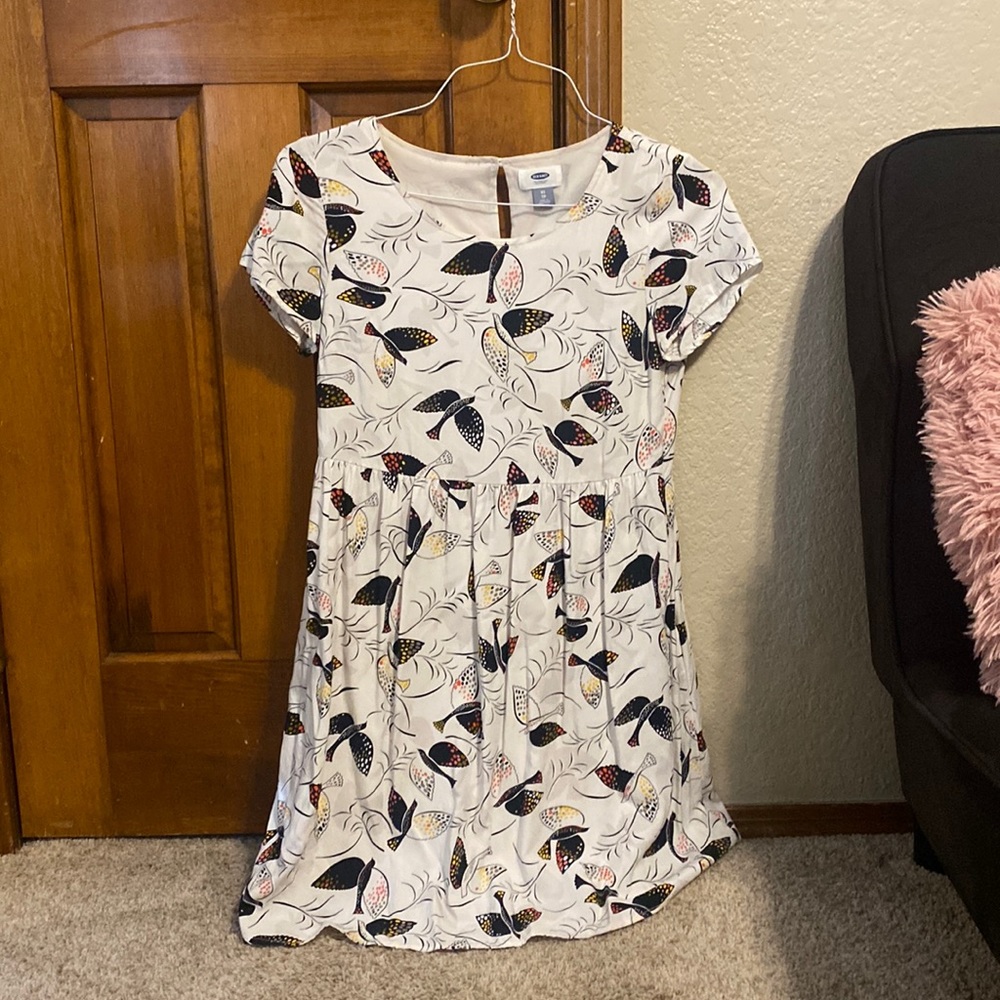 Old navy XS white dress with birds. New condition.